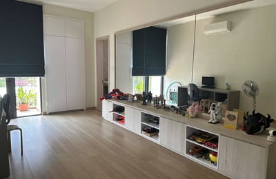 Miete einer Villa mit 4 Schlafzimmern, 200 m², Stadtteil Son Tra, Da Nang, Vietnam